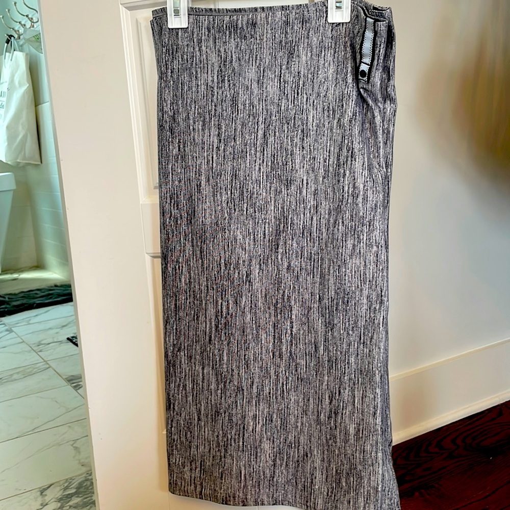 Lululemon Vinyasa Scarf w/ buttons